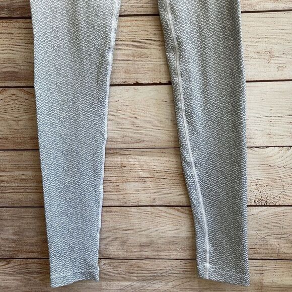 ATHLETA FLURRY BASE TIGHTS IN GRAY - Picture 3 of 5